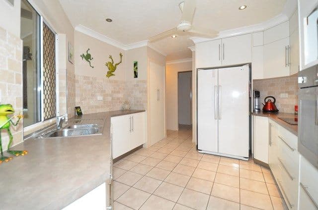 8 Feeney Avenue, RASMUSSEN QLD 4815, Rasmussen - Thumbnail 3