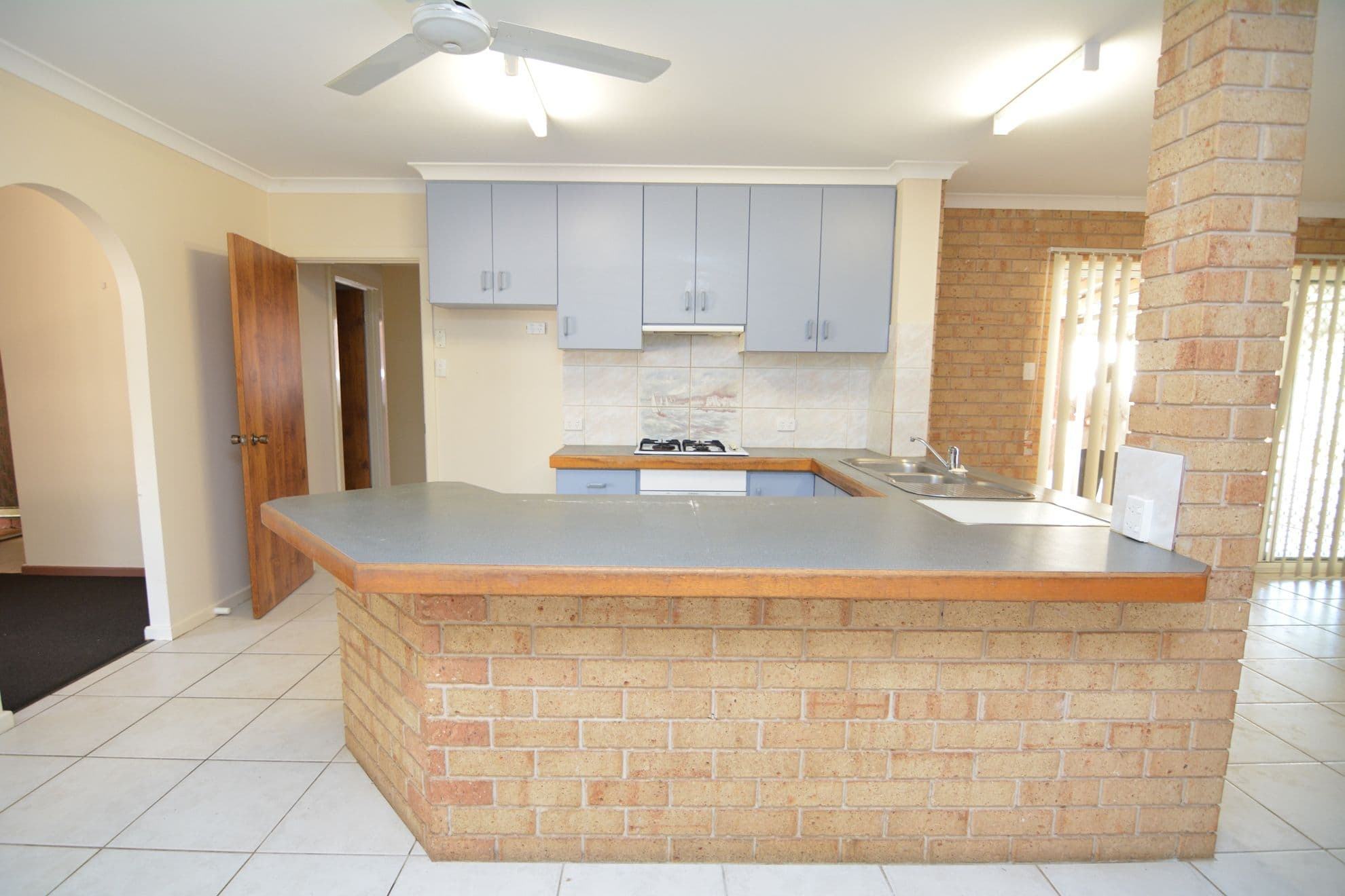 8 Castrini Crescent, Carnarvon WA 6701, Brockman - Thumbnail 2