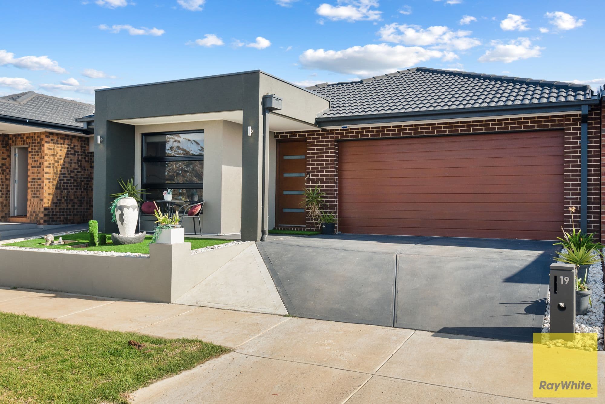 19 Belvedere Drive, Truganina VIC 3029, Truganina - Thumbnail 2