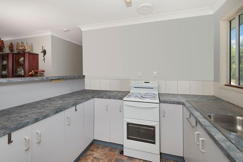 122 Miles Avenue, Kelso QLD 4815, Kelso - Thumbnail 3
