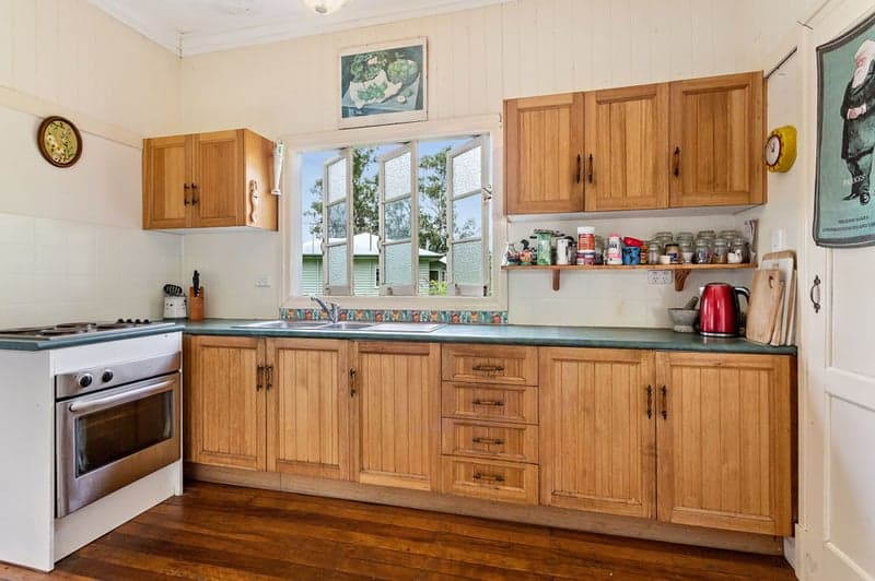 42 Grand Parade, Ashgrove - Thumbnail 4