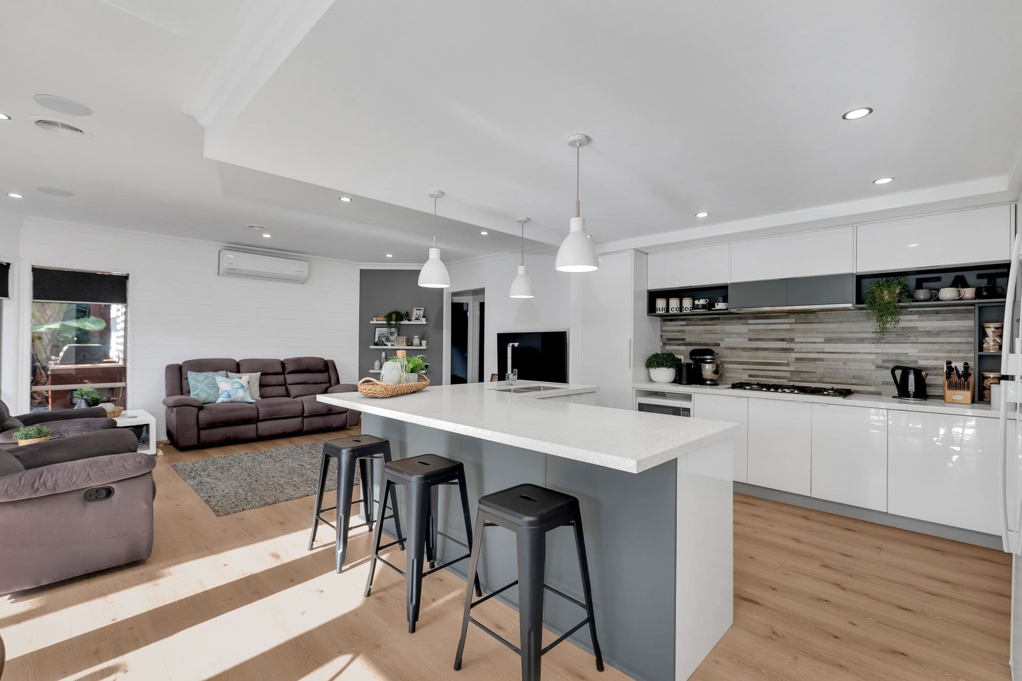 9 Robinia Grove, Werribee VIC 3030, Werribee - Thumbnail 2