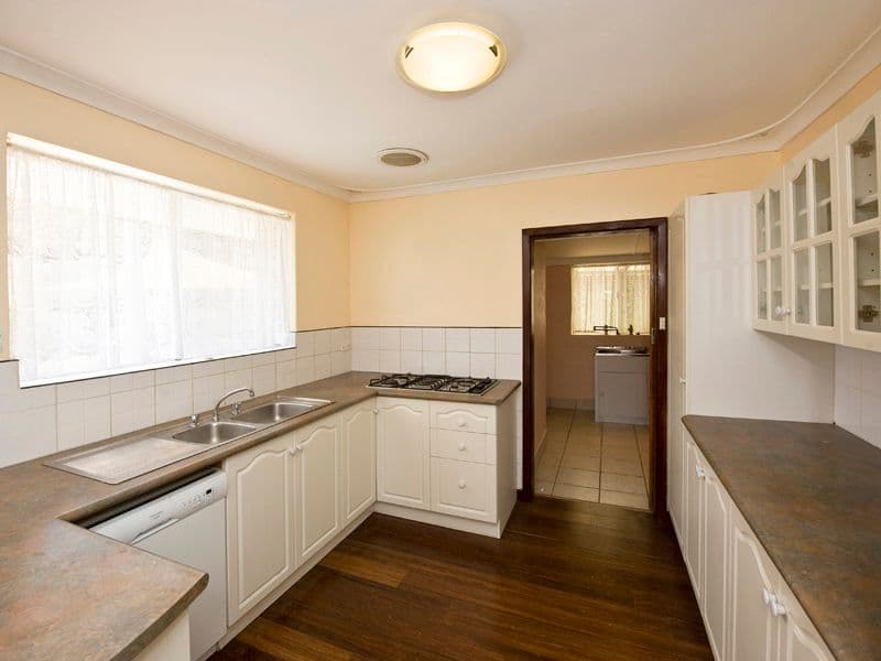 28 Watsonia Road, GOOSEBERRY HILL WA 6076, Gooseberry Hill - Thumbnail 7