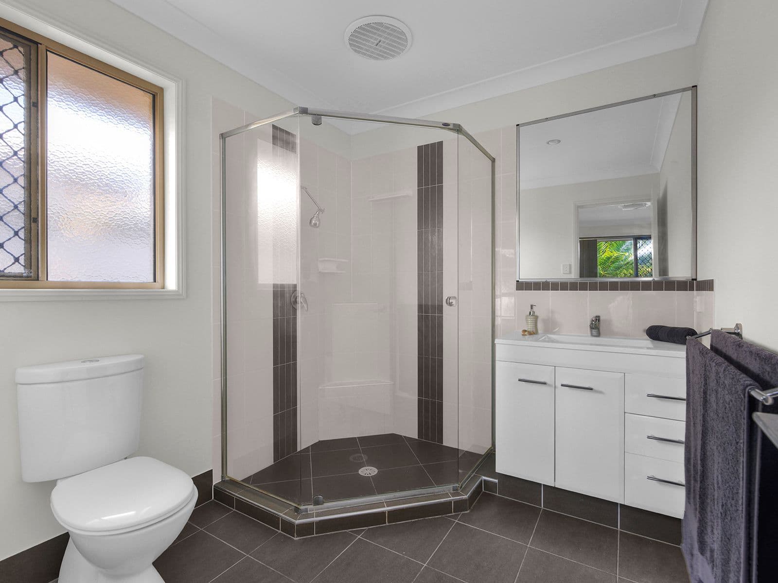 2 Cassia Street, Bridgeman Downs QLD 4035, Bridgeman Downs - Thumbnail 8