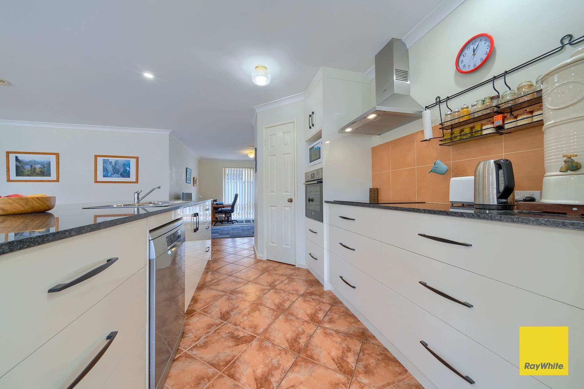 90 Hardie Road, Spencer Park WA 6330, Spencer Park - Thumbnail 4