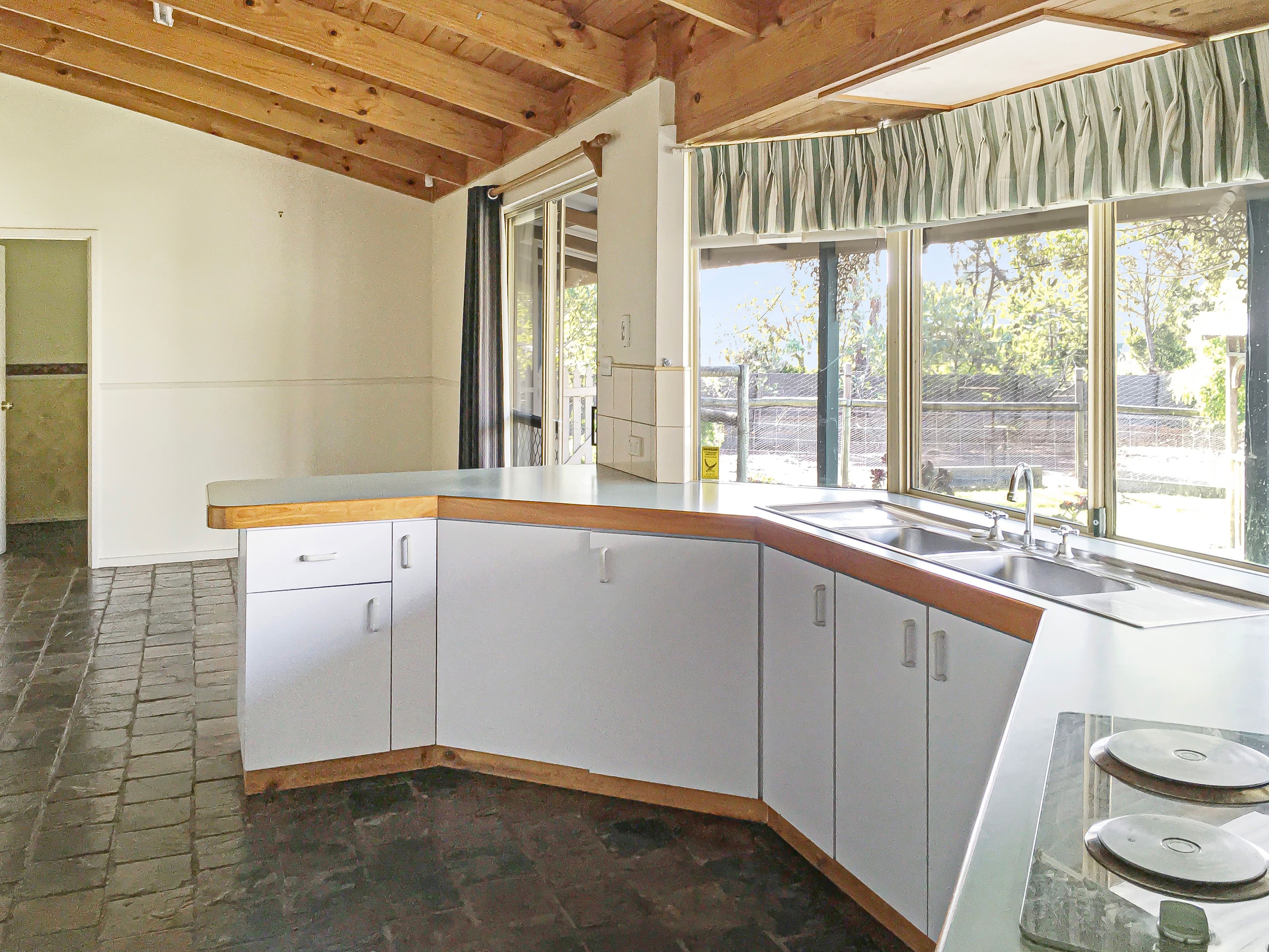 86 Katoomba Street, Orana WA 6330, Orana - Thumbnail 2