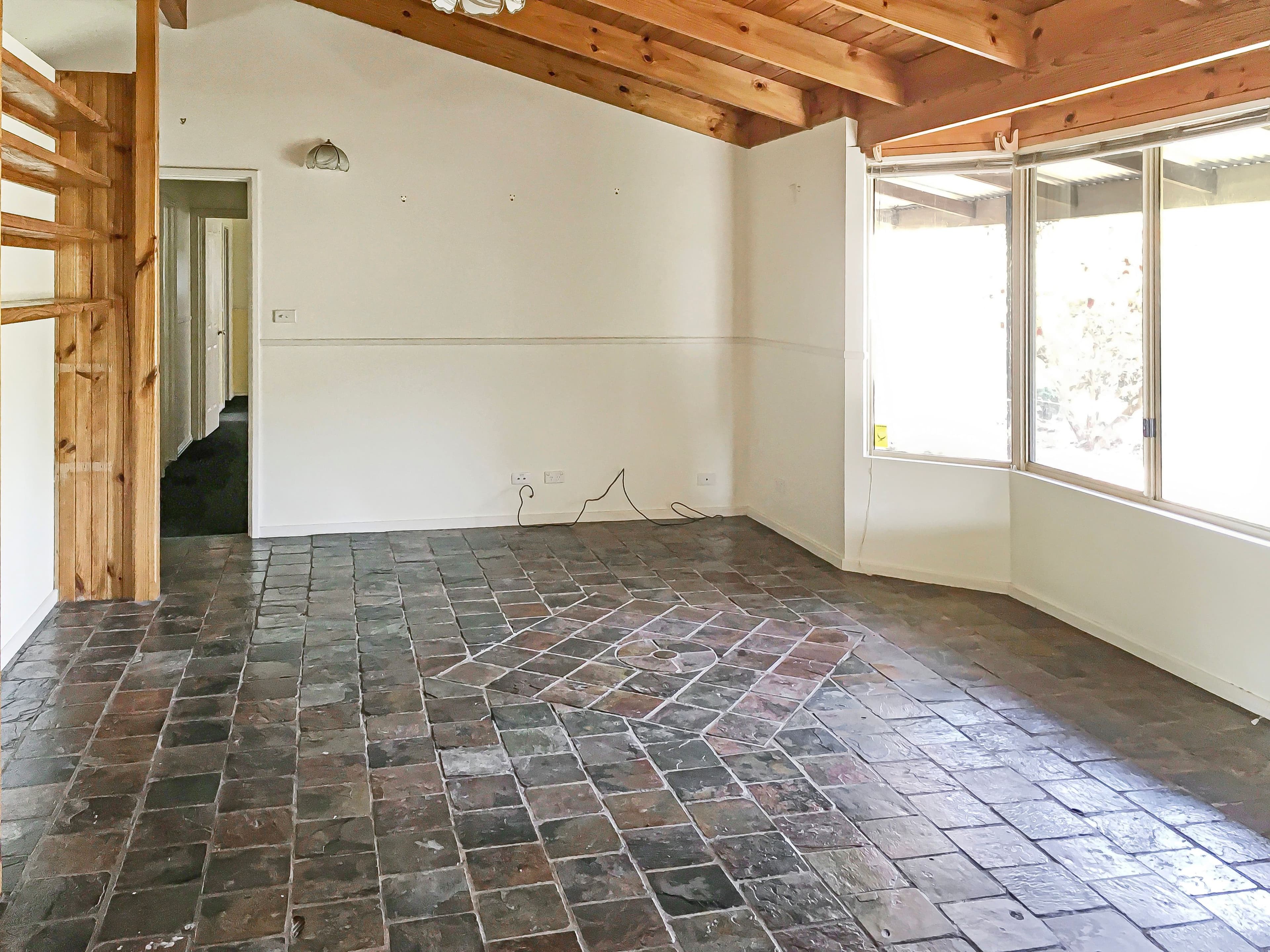 86 Katoomba Street, Orana WA 6330, Orana - Thumbnail 4