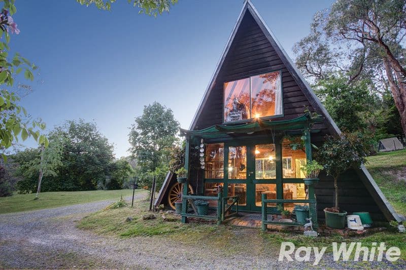 945 Toomuc Valley Road, Pakenham Upper VIC 3810, Pakenham Upper - Thumbnail 2