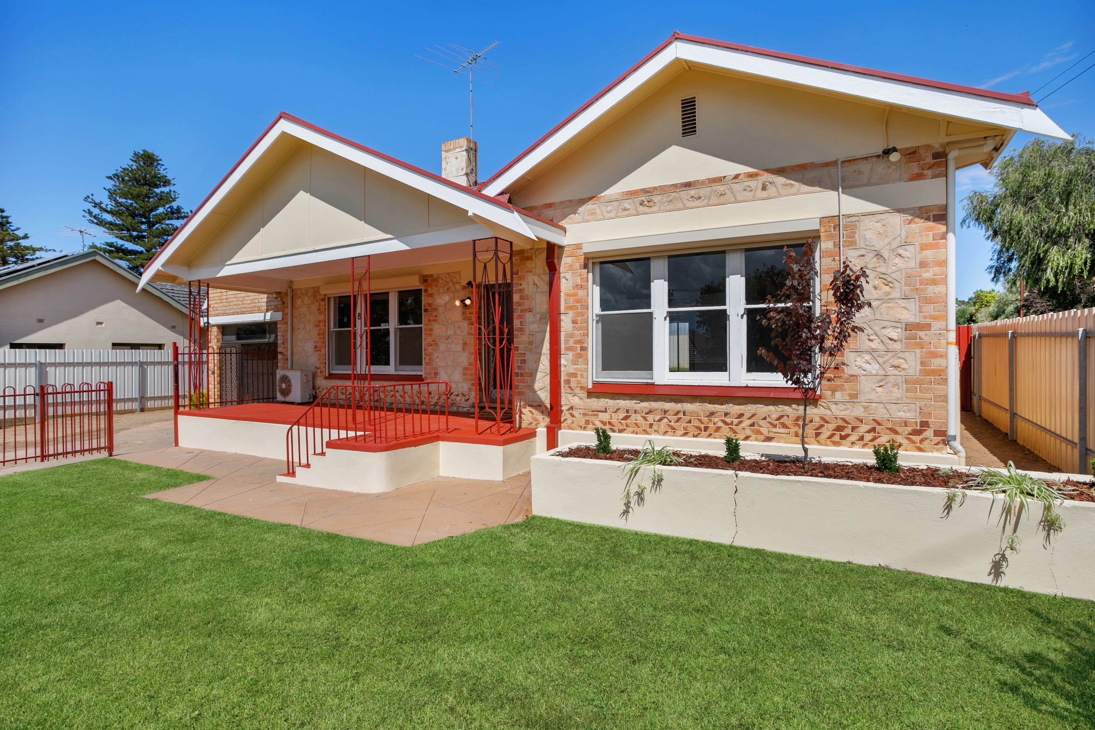 8 Gray Street, Murray Bridge SA 5253, Murray Bridge - Thumbnail 2
