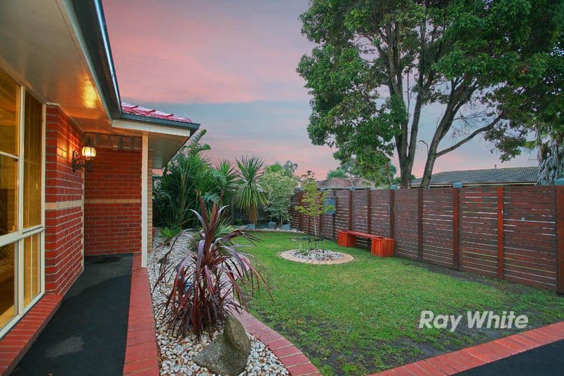 6 Jacinta Drive, CRANBOURNE WEST VIC 3977, Cranbourne West - Thumbnail 2