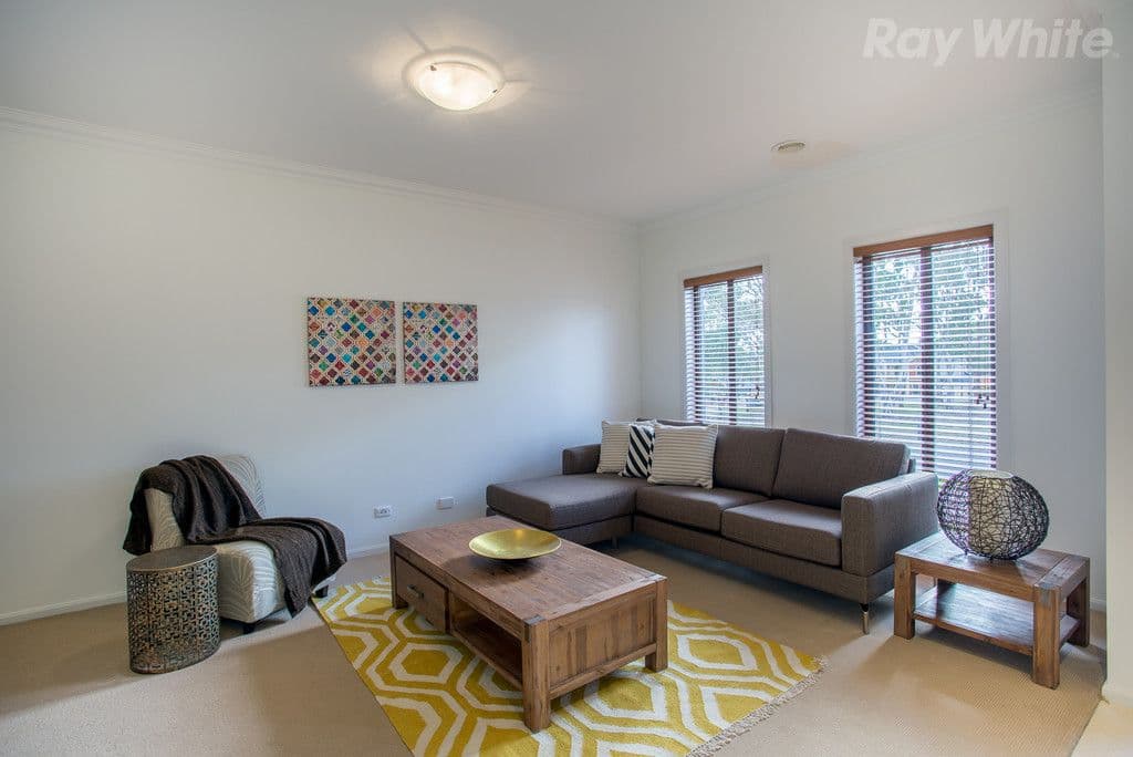 31 Tennyson Circuit, Mill Park VIC 3082, Mill Park - Thumbnail 2