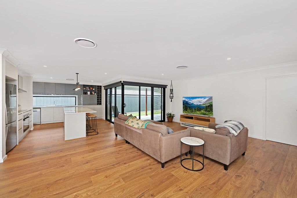 27 Rosemeadow Drive, Gwandalan NSW 2259, Gwandalan - Thumbnail 4