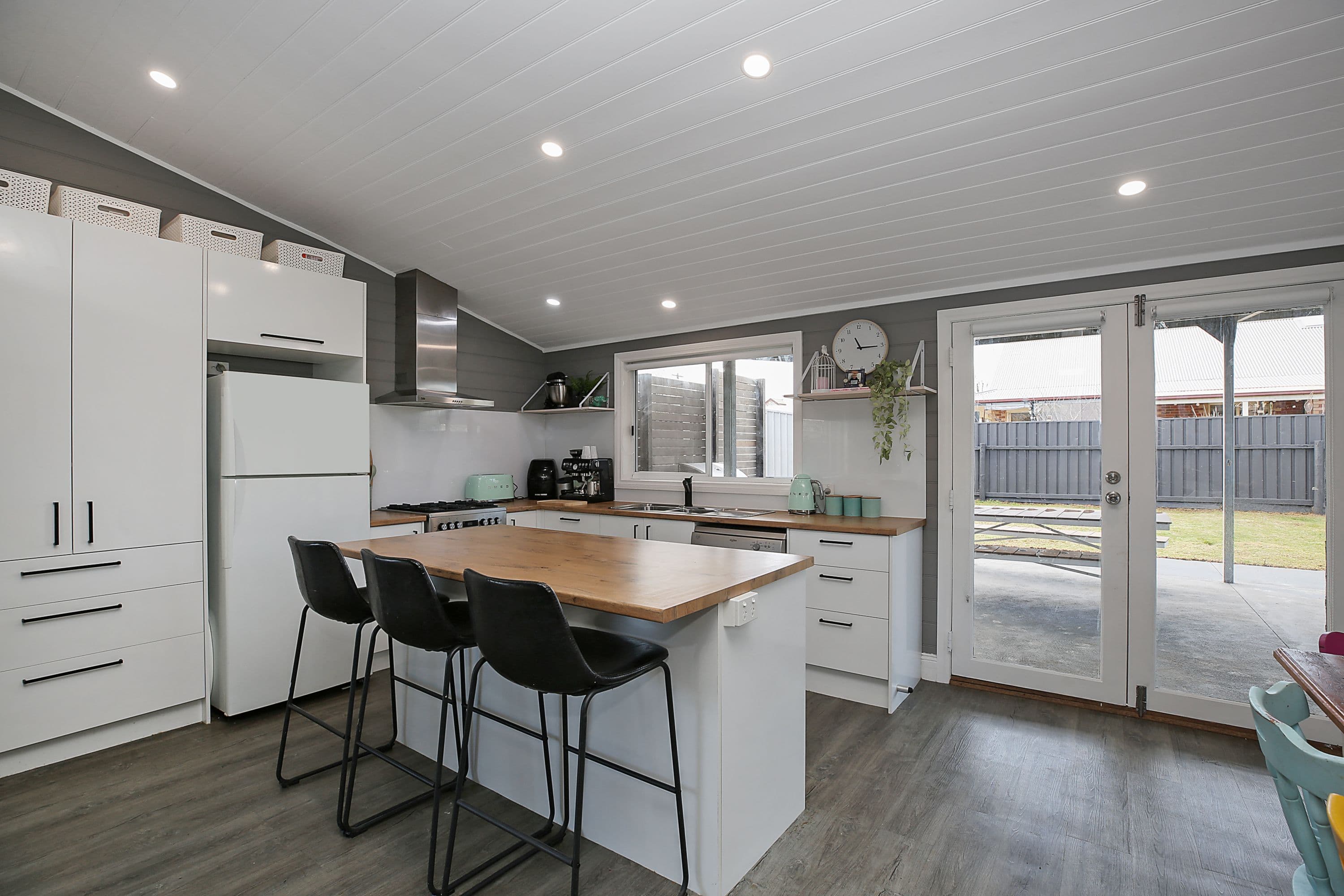 2 Campbell Street, Colac VIC 3250, Colac - Thumbnail 2