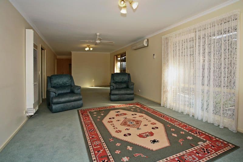 8 Bradford Street, ST ALBANS PARK VIC 3219, St Albans Park - Thumbnail 2