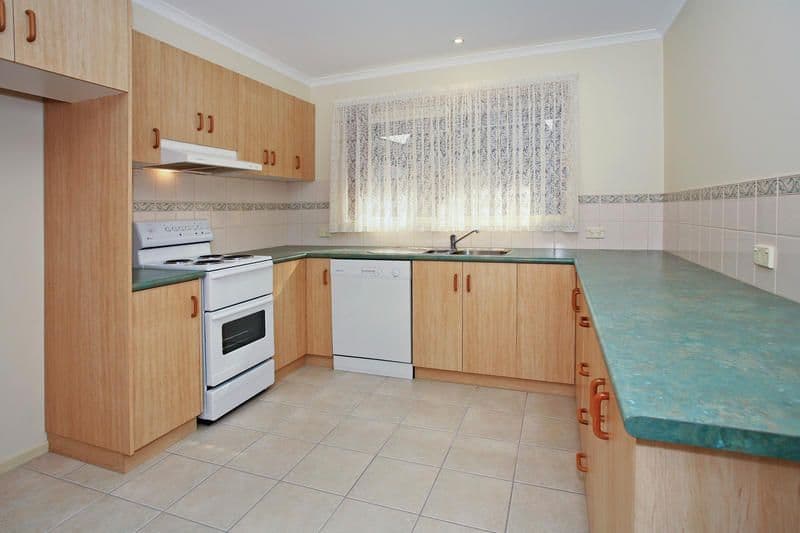8 Bradford Street, ST ALBANS PARK VIC 3219, St Albans Park - Thumbnail 4