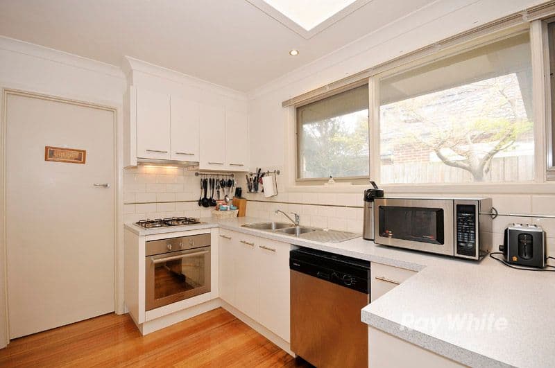 4 Kirrawee Avenue, WANTIRNA SOUTH VIC 3152, Wantirna South - Thumbnail 2