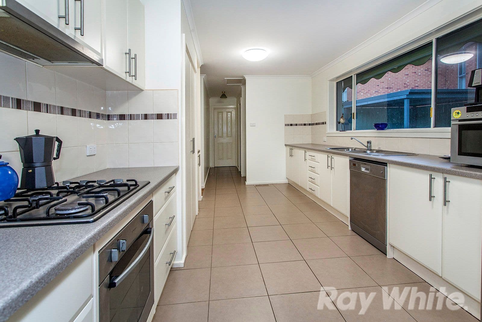 8 Leitch Street, Ferntree Gully VIC 3156, Ferntree Gully - Thumbnail 2