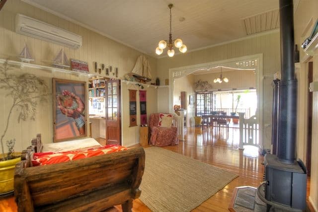10 SHELLEY Street, BRASSALL QLD 4305, Brassall - Thumbnail 4