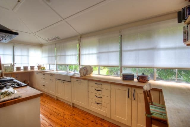 10 SHELLEY Street, BRASSALL QLD 4305, Brassall - Thumbnail 7