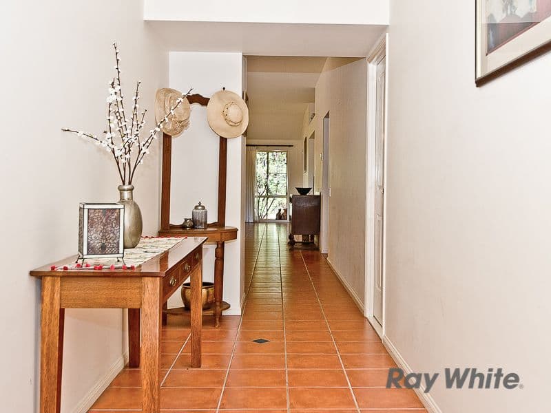5 Montclare Court, CASHMERE QLD 4500, Cashmere - Thumbnail 3