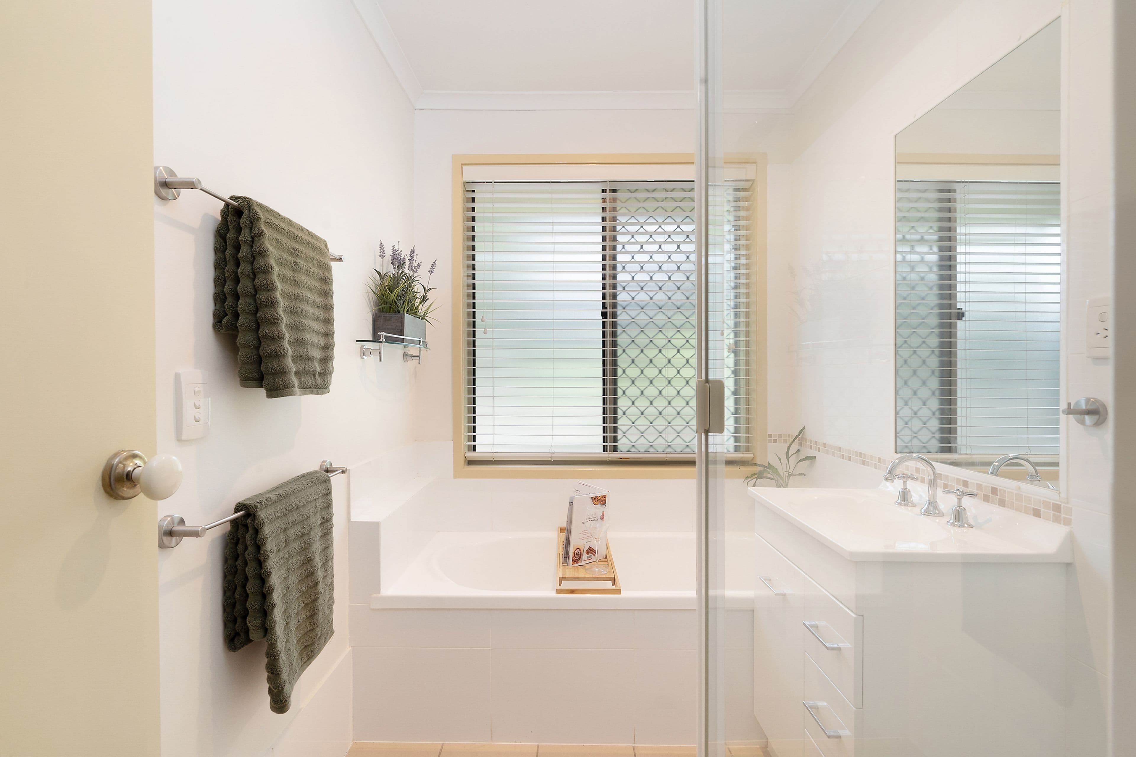 2 Fleetwood Court, Ferny Hills QLD 4055, Ferny Hills - Thumbnail 6