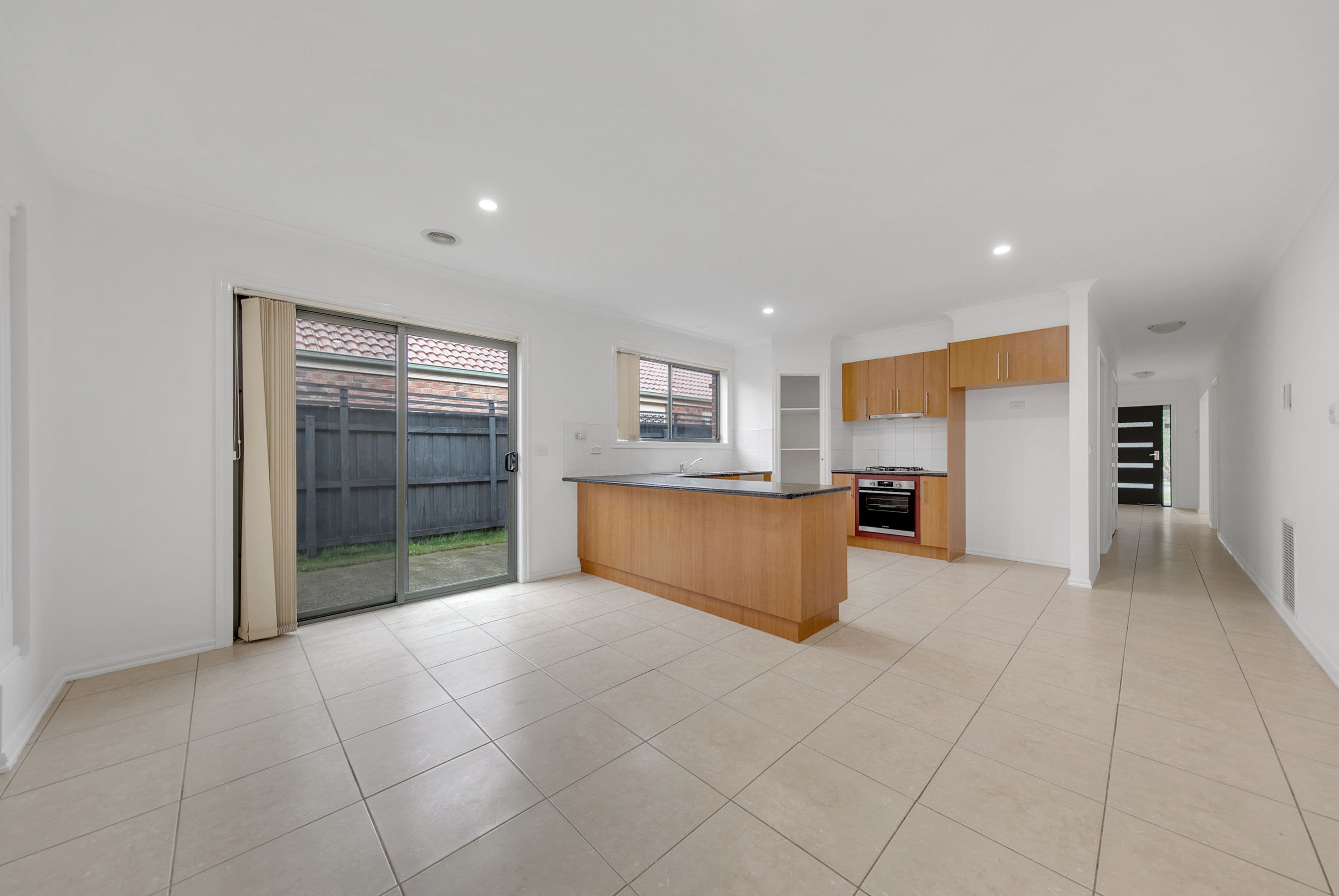 28 Stafford Road, South Morang VIC 3752, South Morang - Thumbnail 3