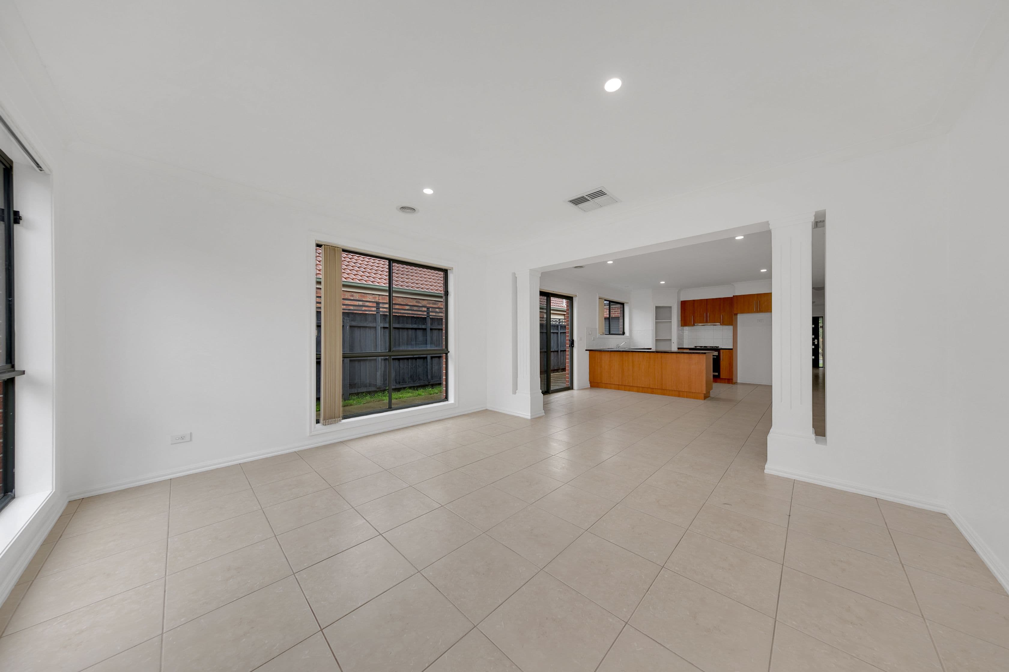 28 Stafford Road, South Morang VIC 3752, South Morang - Thumbnail 4