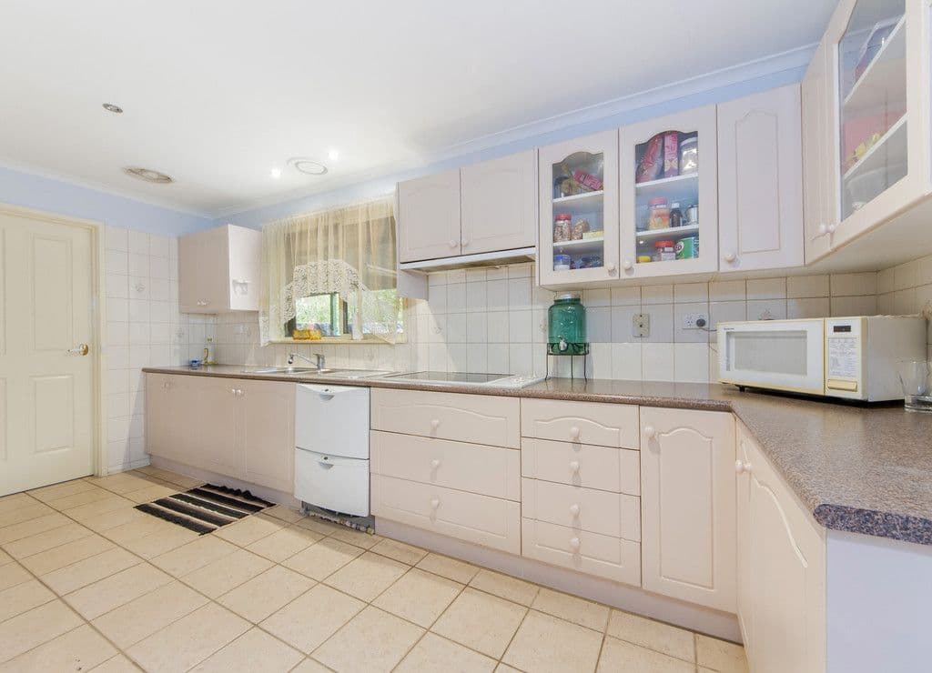 32 Tarana Crescent, Kings Park VIC 3021, Kings Park - Thumbnail 3