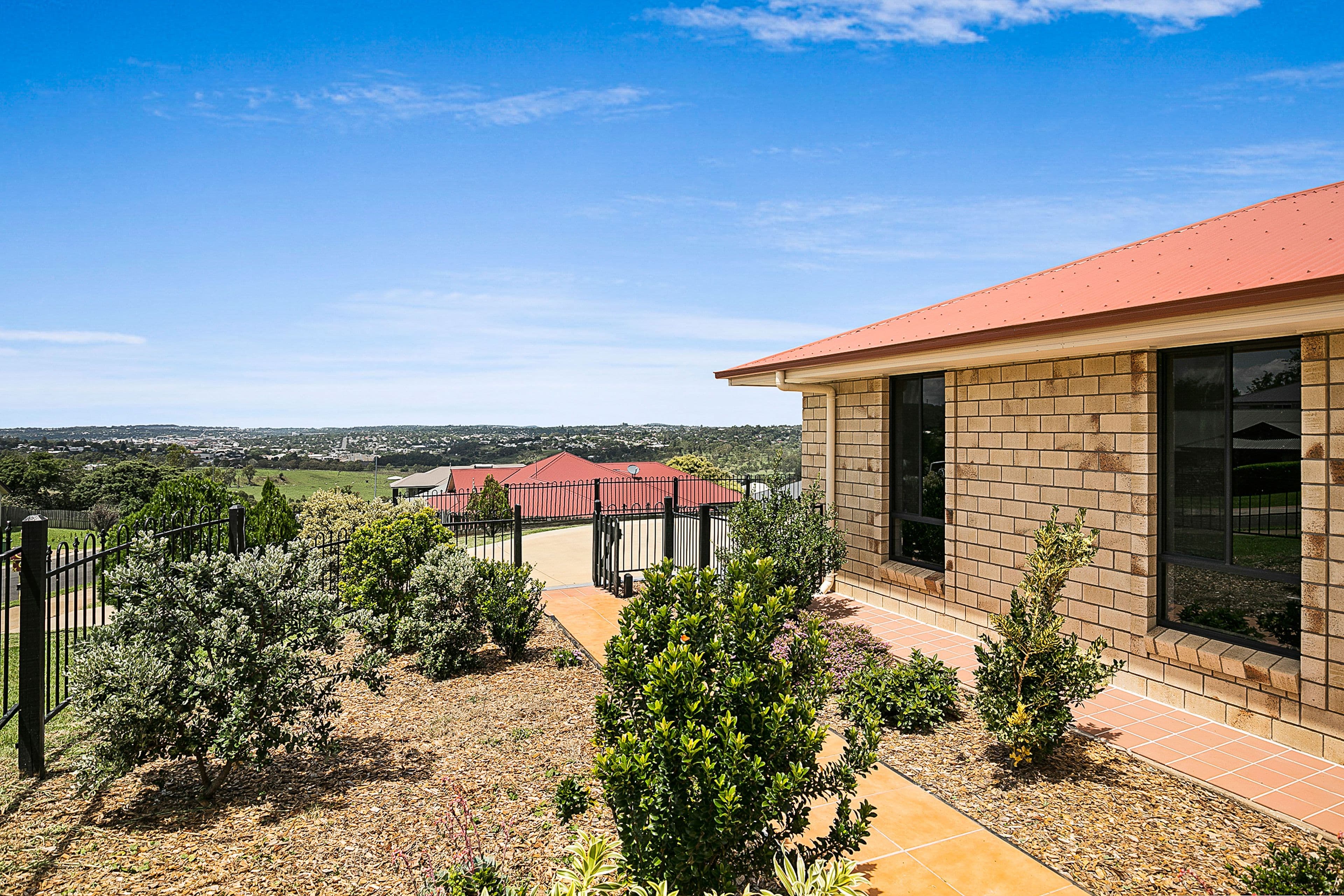 19 McShane Drive, Mount Kynoch QLD 4350, Mount Kynoch - Thumbnail 2