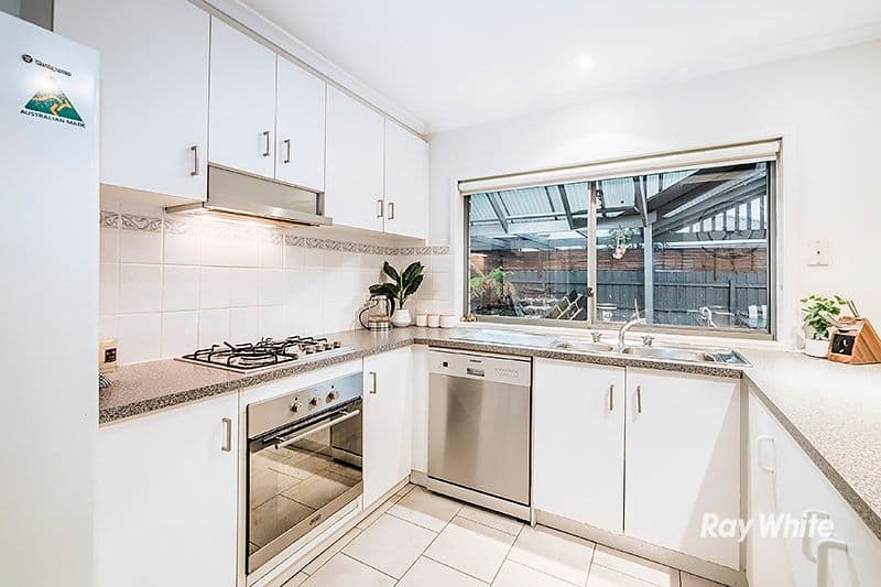 14 Pine Hill Court, Cranbourne North VIC 3977, Cranbourne North - Thumbnail 2