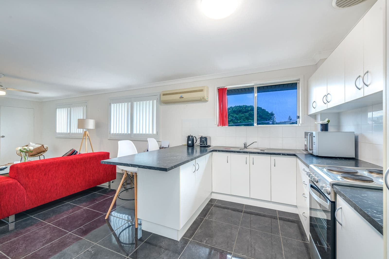 24 Madang Crescent, Runaway Bay QLD 4216, Runaway Bay - Thumbnail 5