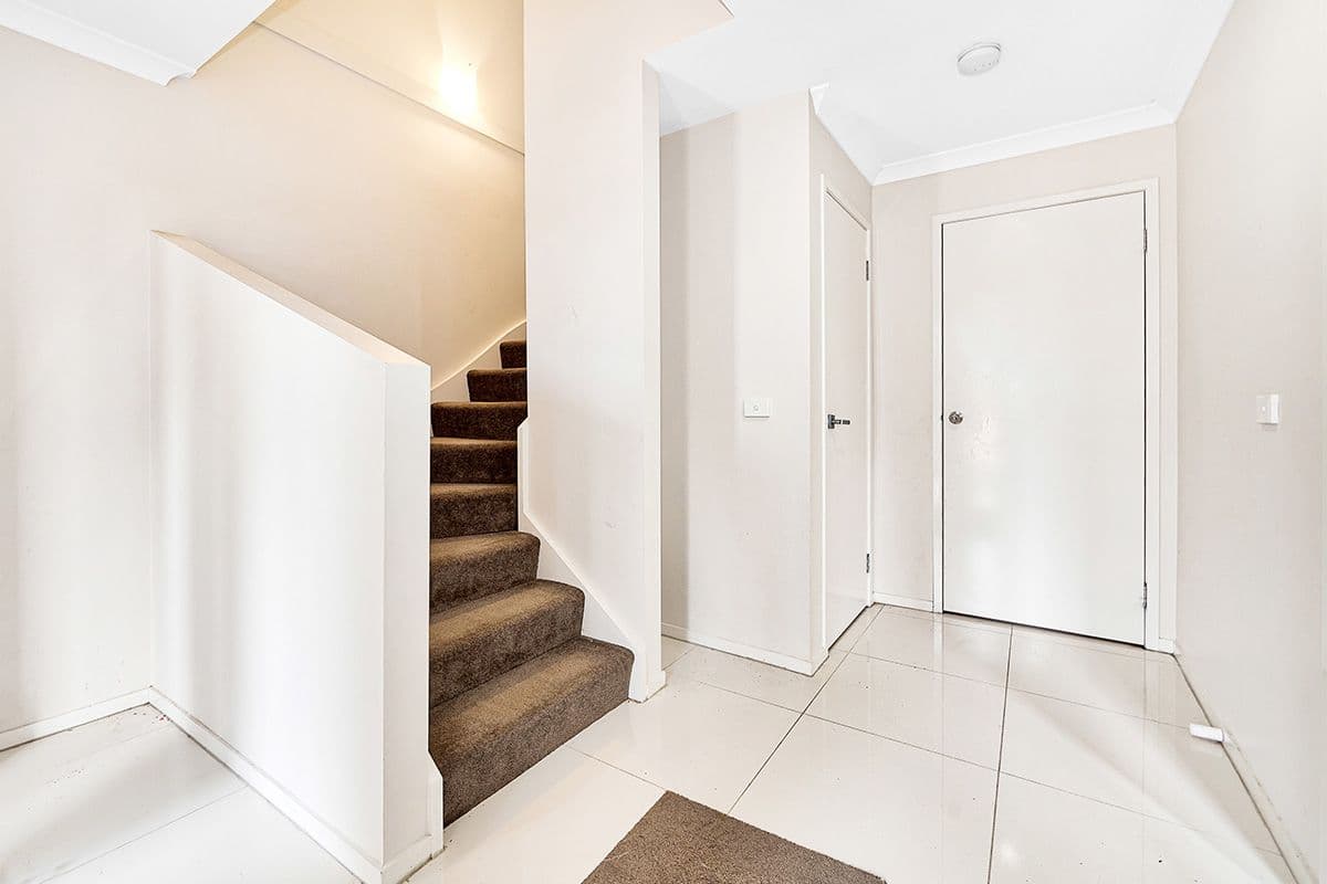 10 Mickleham Drive, Cranbourne North VIC 3977, Cranbourne North - Thumbnail 3