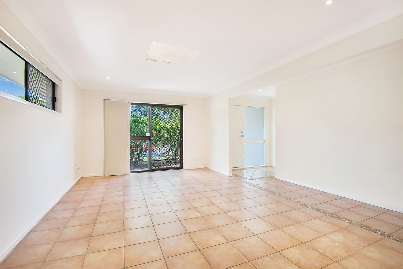 25 Holder Street, Wishart QLD 4122, Wishart - Thumbnail 3