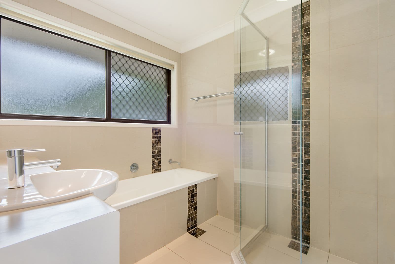 25 Holder Street, Wishart QLD 4122, Wishart - Thumbnail 7