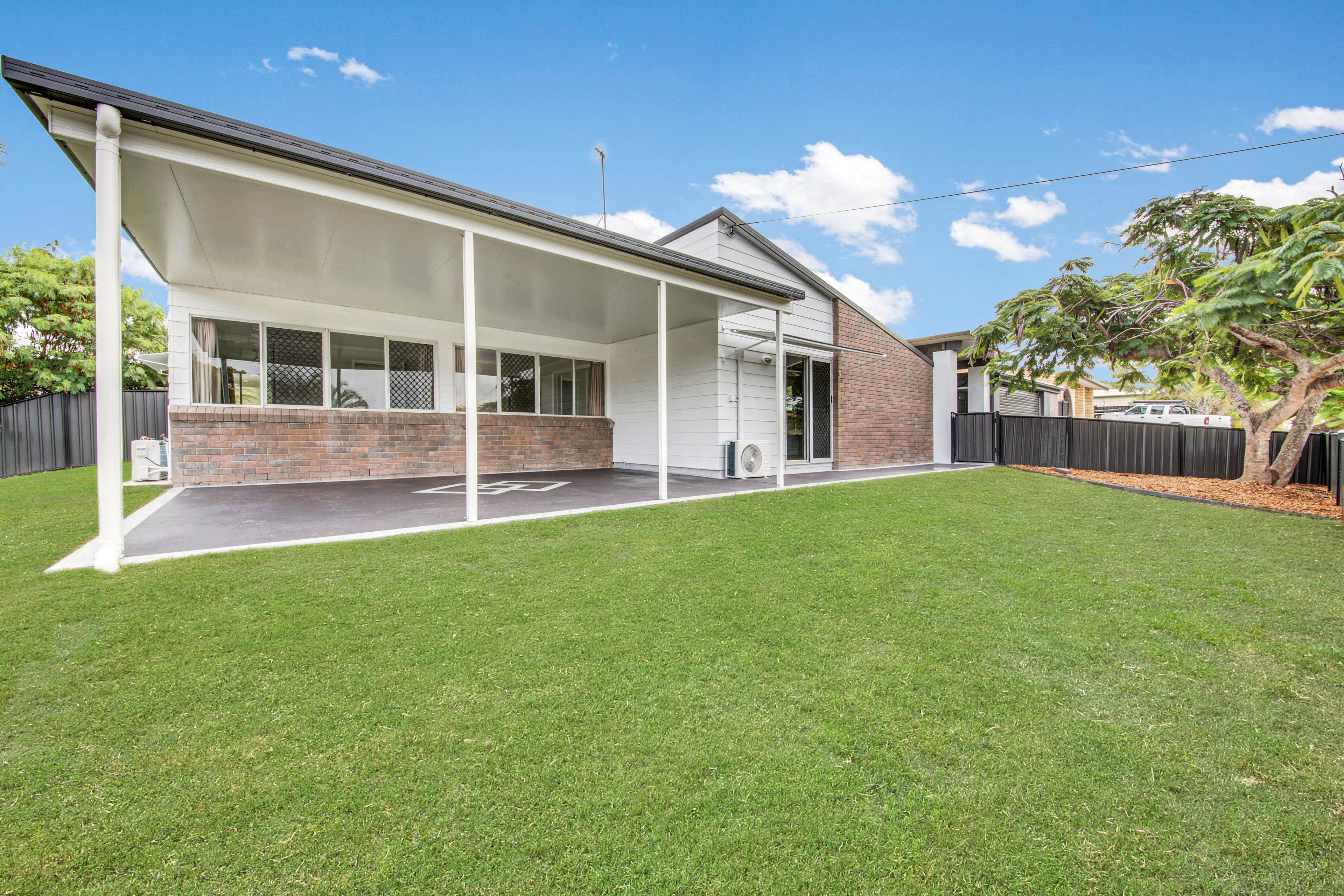 325 J Hickey Avenue, Clinton QLD 4680, Clinton - Image 1
