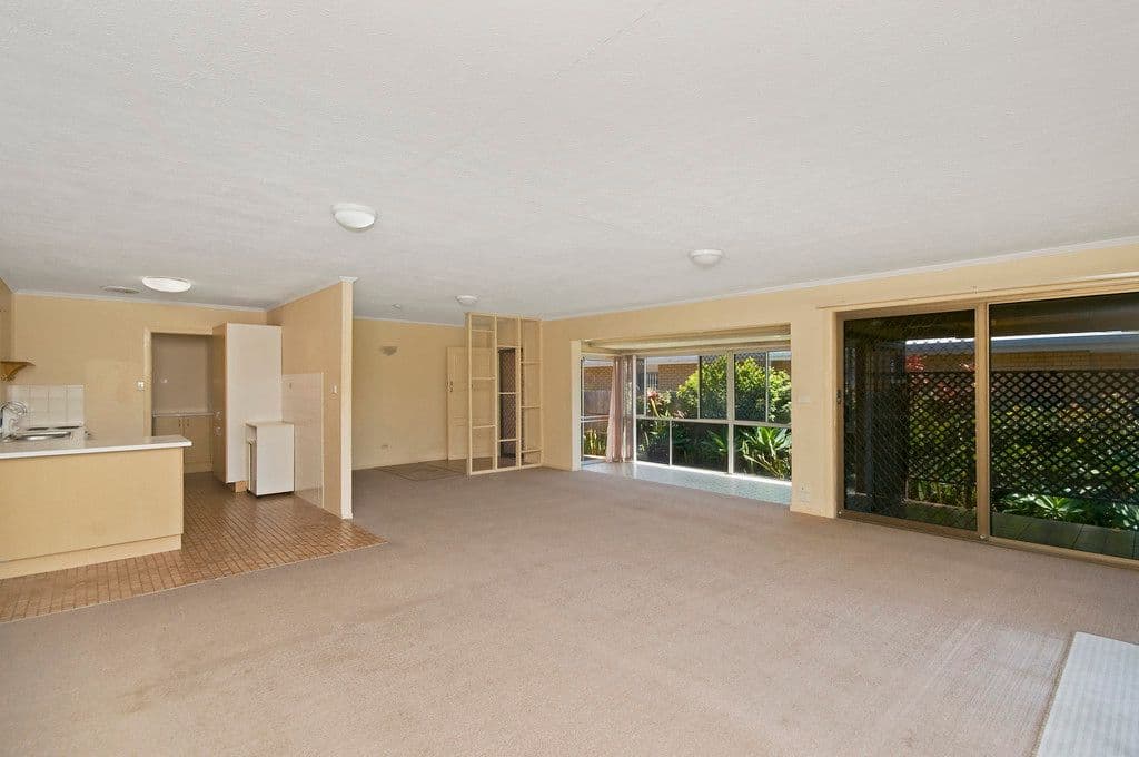 15 Tahiti Avenue, PALM BEACH QLD 4221, Palm Beach - Thumbnail 3