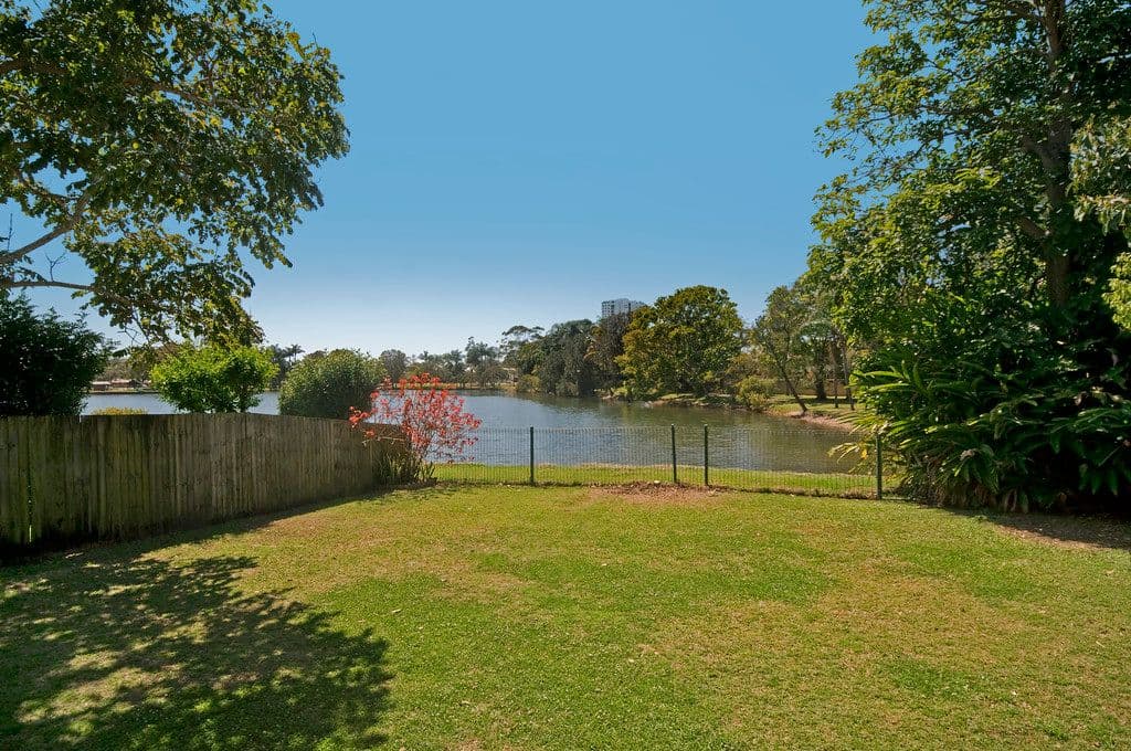 15 Tahiti Avenue, PALM BEACH QLD 4221, Palm Beach - Thumbnail 8