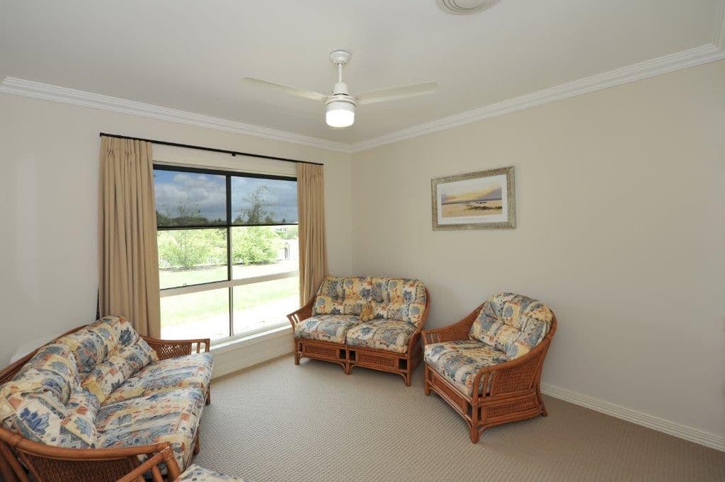 54 Palmer Drive, HIGHFIELDS QLD 4352, Highfields - Thumbnail 7