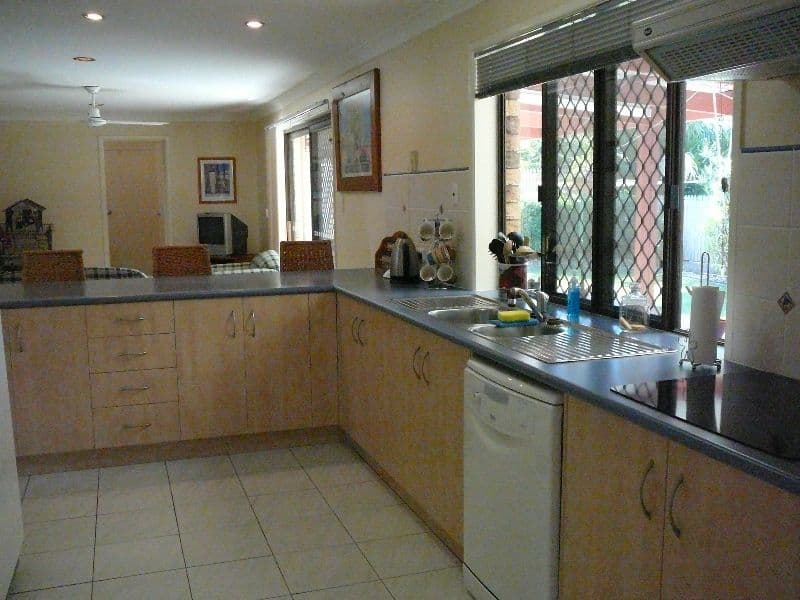 13 Circle Court, ROCHEDALE SOUTH QLD 4123, Rochedale South - Thumbnail 2
