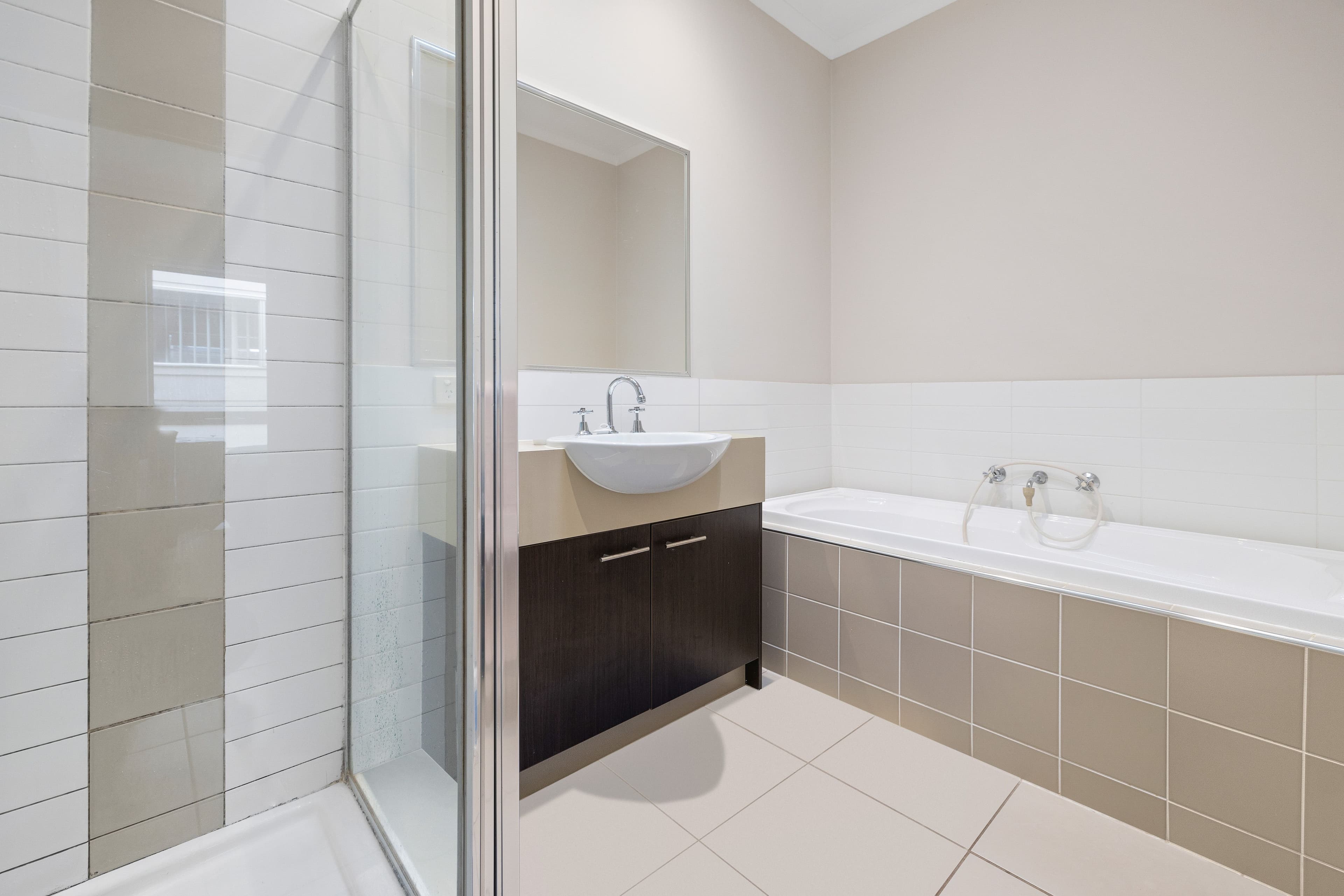 4 Falcon Street, Werribee VIC 3030, Werribee - Thumbnail 4