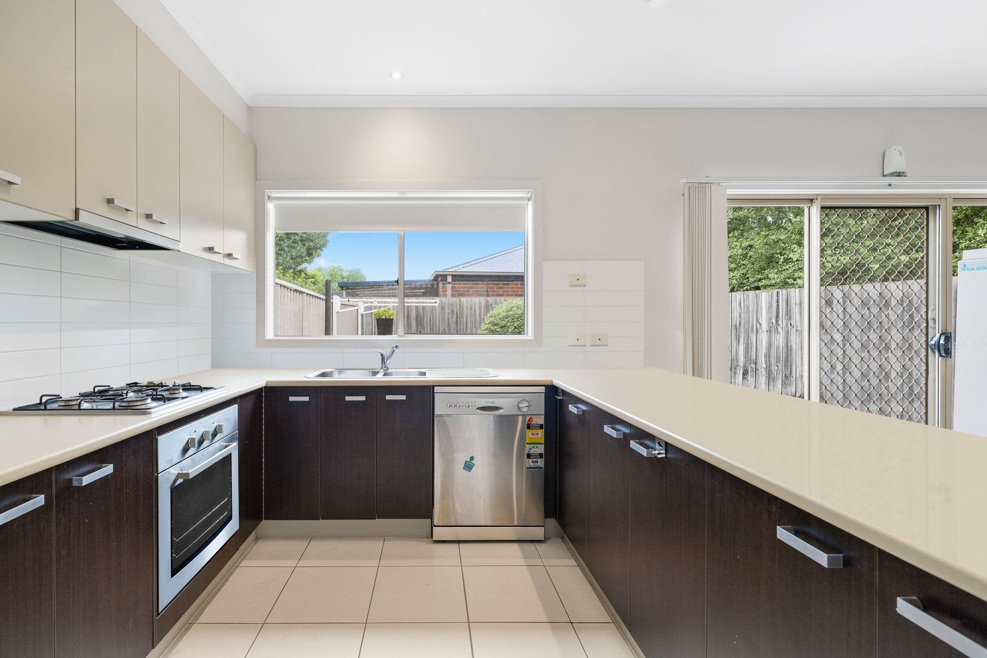 4 Falcon Street, Werribee VIC 3030, Werribee - Thumbnail 5