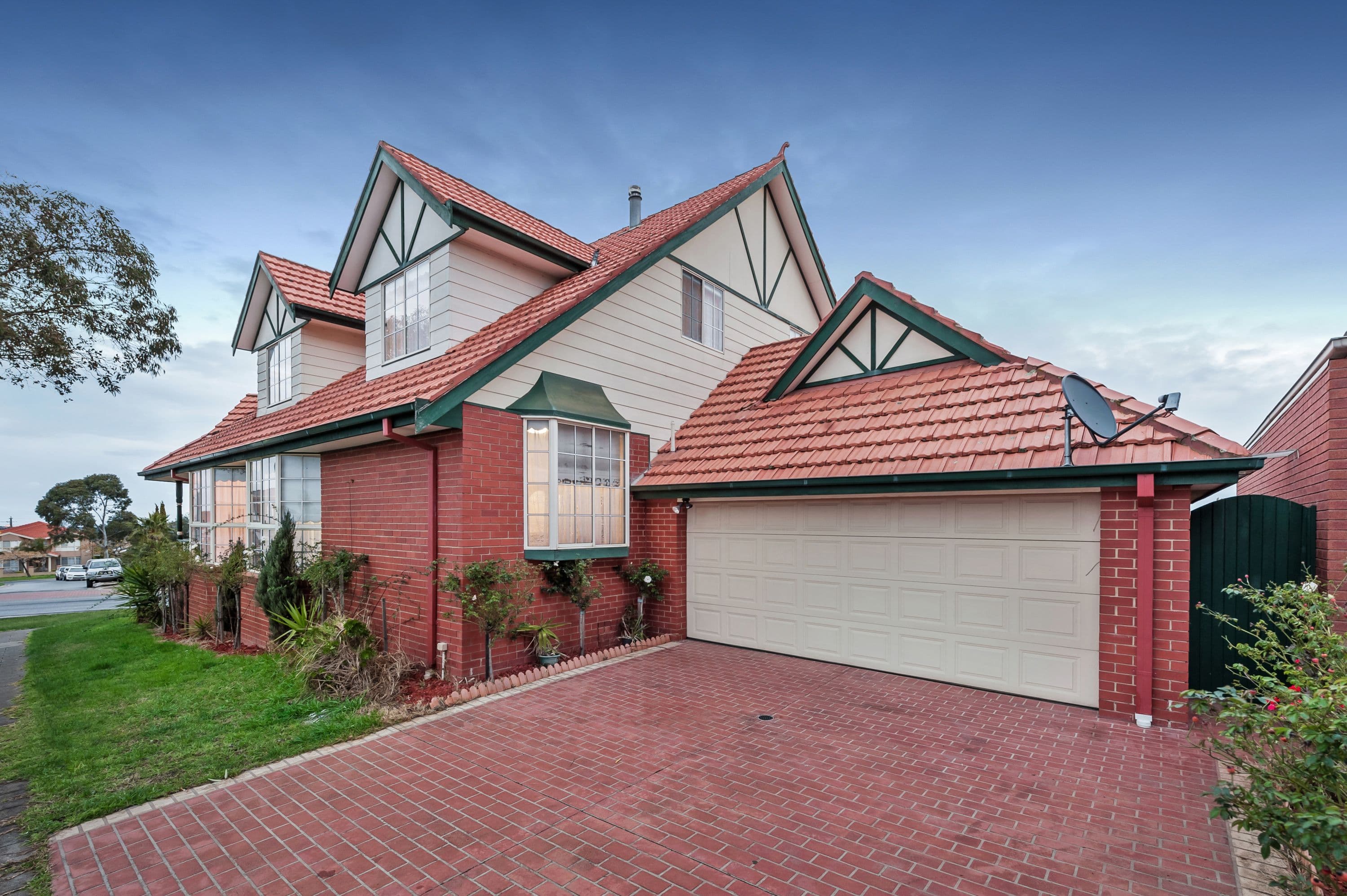 16 Pickersgill Crescent, Roxburgh Park VIC 3064, Roxburgh Park - Thumbnail 2