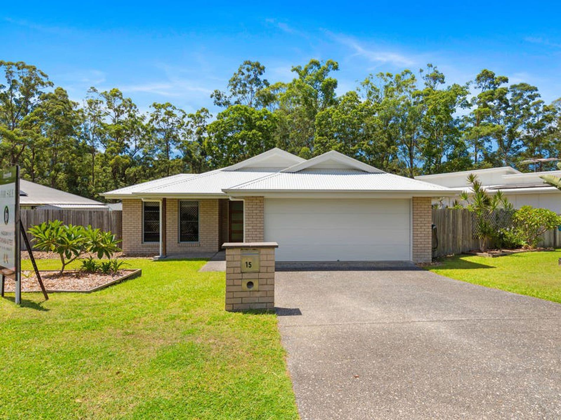 15 Elouera Close , Landsborough, Landsborough - Thumbnail 2
