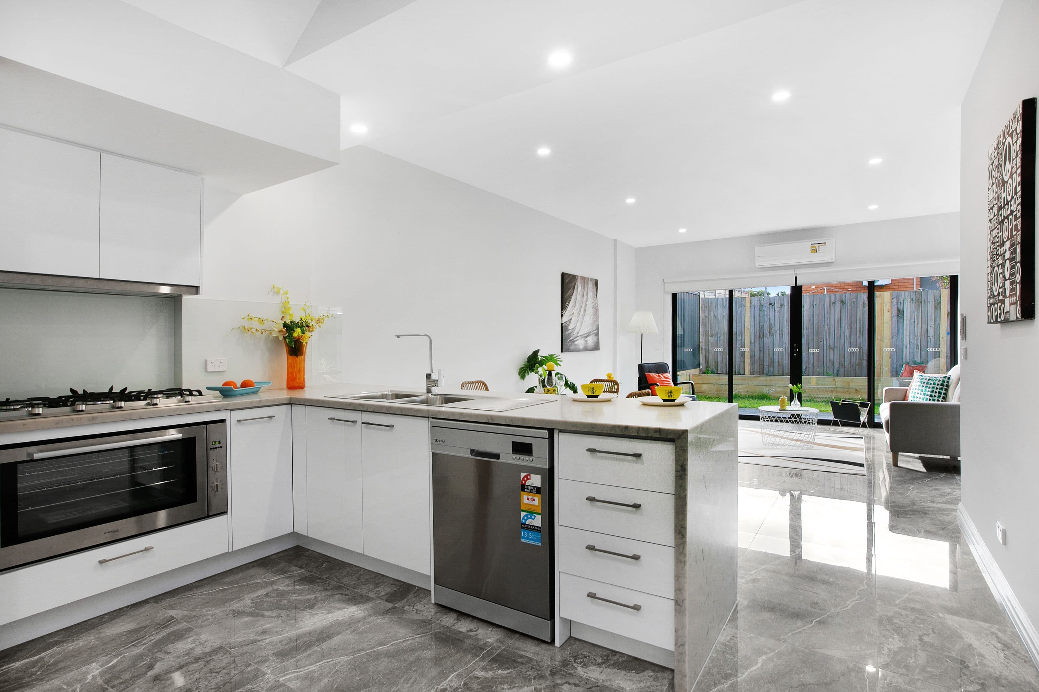 128 McMahon Road, Reservoir VIC 3073, Reservoir - Thumbnail 7