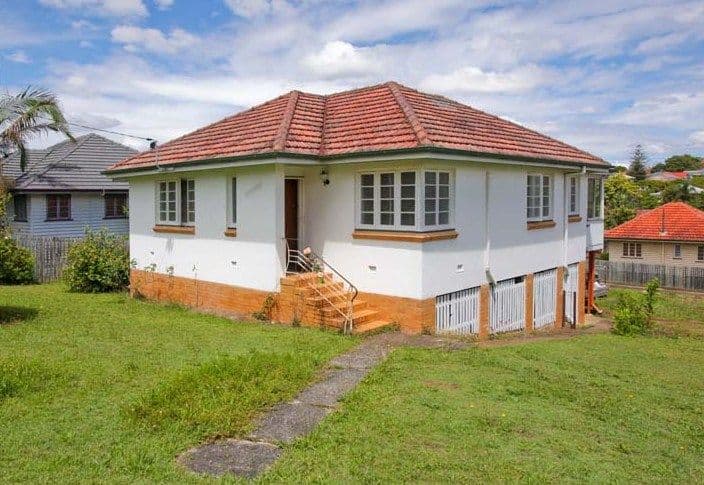 1 Avesnes Street, HOLLAND PARK QLD 4121, Holland Park - Image 1