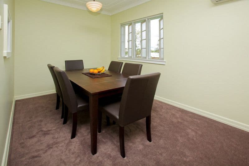 1 Avesnes Street, HOLLAND PARK QLD 4121, Holland Park - Thumbnail 3