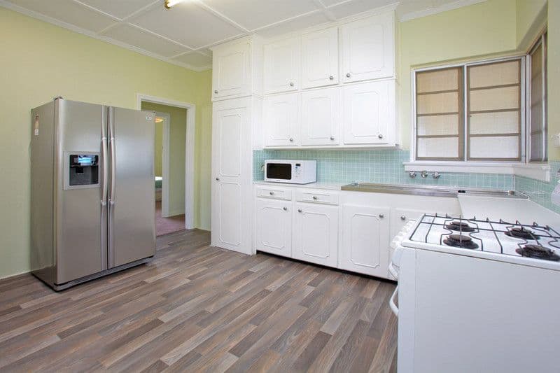 1 Avesnes Street, HOLLAND PARK QLD 4121, Holland Park - Thumbnail 4