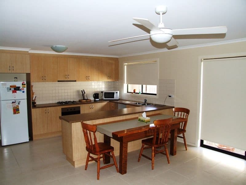 24 Marlo Drive, MELTON WEST VIC 3337, Melton West - Thumbnail 5