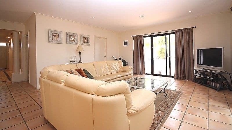 13 Calcetto Place, ARUNDEL QLD 4214, Arundel - Thumbnail 5