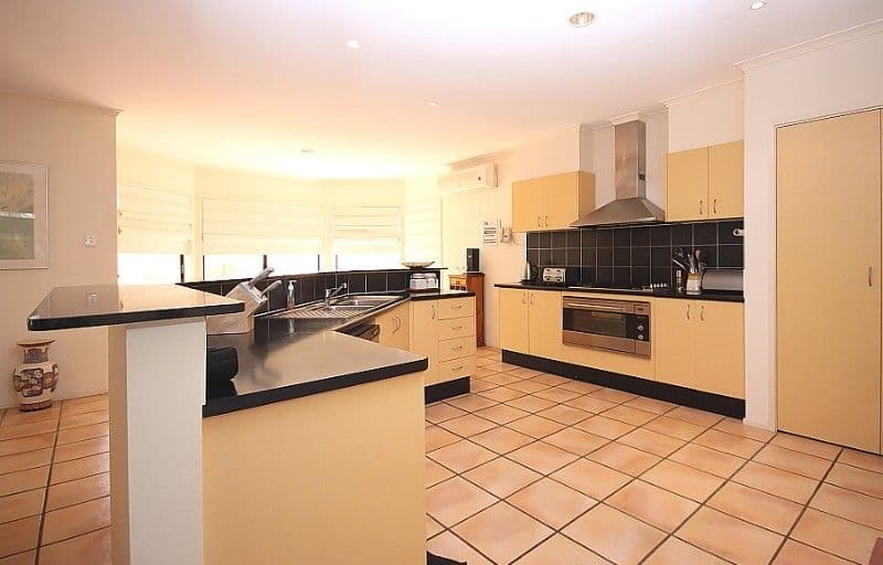 13 Calcetto Place, ARUNDEL QLD 4214, Arundel - Thumbnail 8